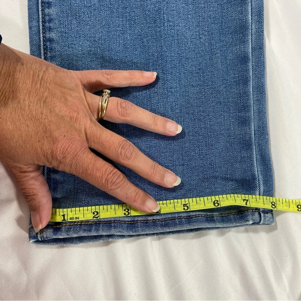 Levi’s Women’s Jeans Size 12 Perfectly Slimming Straight Leg Casual Comfort